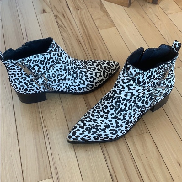Marc Fisher LTD Leopard Print Booties - Picture 1 of 7